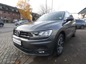 Volkswagen Tiguan Sound 4Motion 2,0 TDI DSG AHK ACC LED Navi SHZ Tem