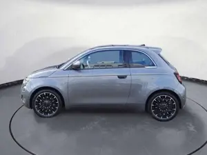 Fiat 500e La Prima