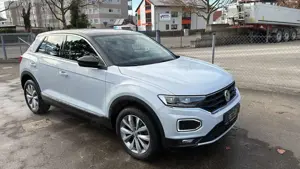 Volkswagen T-Roc Style*AUTO*AHK*LED*PDC