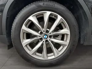 BMW X3 xDrive20d Panoramadach Head-Up AHK Bild 5