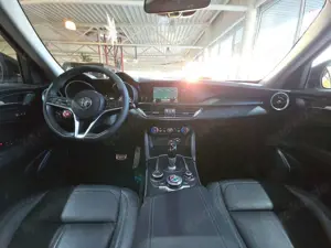 Alfa Romeo Stelvio Q4+NAVI+KAMERA+LEDER+BI XENON+21" Bild 4