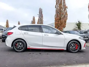 BMW 128 ti A NAVI LED Sound Syst. PDC V+H DAB Klima Bild 3