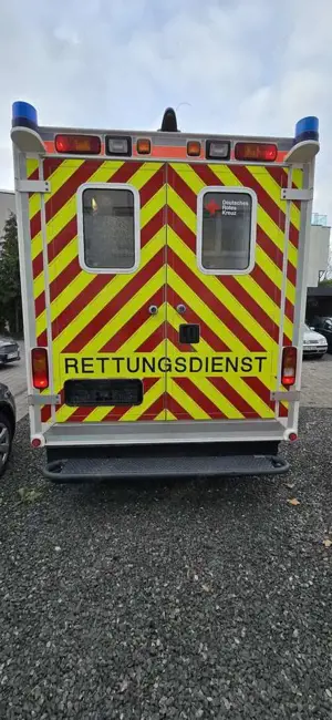 Mercedes-Benz Sprinter RTW mit  Neu general überholten  Motor Bild 4