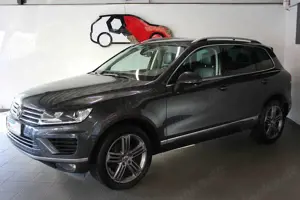 Volkswagen Touareg V6 3.0 TDI "Terrain Tech" 4Motion AHK Rfk Leder BT