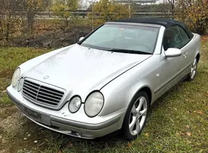Mercedes-Benz CLK 230 Kompressor Sportausführung Bild 2