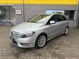 Mercedes-Benz B 250 B B 250/SHZ/AUTOMATIK/ALU/18000KM Bild 2