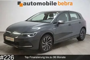 Volkswagen Golf 8 1.5eTSI DSG Style Navi LED AHK Pano