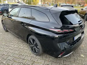 Peugeot 308 SW BlueHDi 130 EAT8 GT AHK-abnehmbar El. Panodach Bild 4