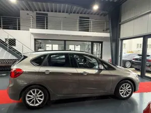 BMW 218 2 Active Tourer 2-Hand/PDC/AHK Bild 4