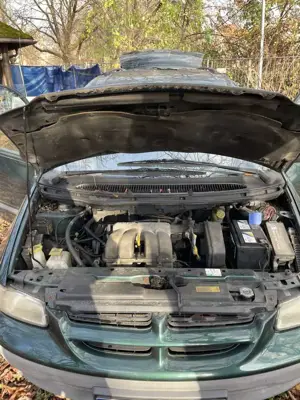 Chrysler Voyager 3.3 SE Bild 5