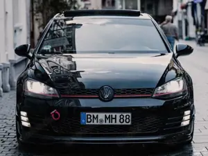 Volkswagen Golf GTI Sportsvan special edition Bild 2