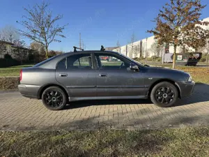 Mitsubishi Carisma Bild 2