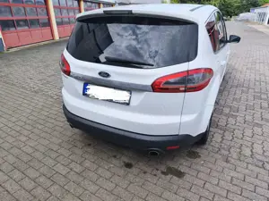Ford S-Max 2.2 TDCi DPF Durashift-6-tronic Titanium S Bild 4