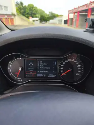 Ford S-Max 2.2 TDCi DPF Durashift-6-tronic Titanium S Bild 5