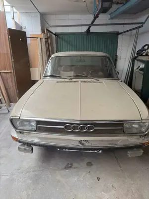 Audi 100
