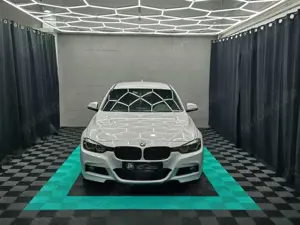 BMW 318 i Touring M Sport Shadow Automatik PDC NAVI