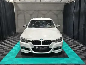 BMW 318 i Touring M Sport Shadow Automatik PDC NAVI Bild 2