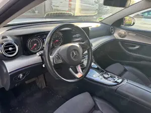 Mercedes-Benz E 200 Lim Avantgarde LED Kamera Navi Sitzheizung Bild 3