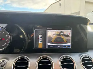 Mercedes-Benz E 200 Lim Avantgarde LED Kamera Navi Sitzheizung Bild 4