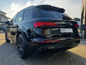 Audi Q7 45 TDI S-Line competition plus *LED*AHK* Bild 3