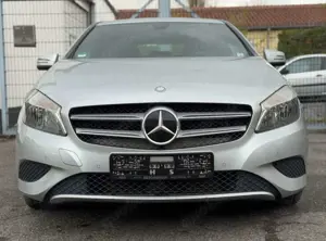 Mercedes-Benz A 180 BlueEfficiency*8Fach Bereift*Automatik*PDC