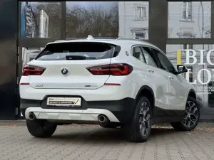 BMW X2 sDrive20i LED Aut. Pano Navi PA PDC Shz DAB Bild 2