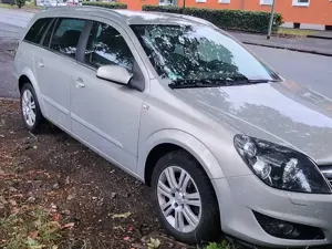 Opel Astra Astra 1.8 Caravan Automatik Innovation 110 Jahre Bild 5