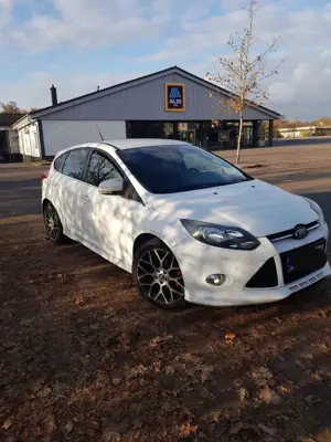 Ford Focus 2.0 TDCi DPF Titanium