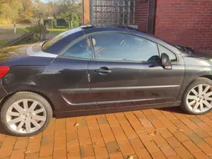 Peugeot 207 207 CC 120 VTi Platinum Bild 2