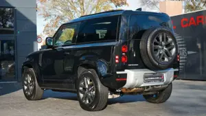 Land Rover Defender DEFENDER 90 D250 XS*PANO*AHK*AIR*OFFROAD Bild 2