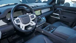 Land Rover Defender DEFENDER 90 D250 XS*PANO*AHK*AIR*OFFROAD Bild 3