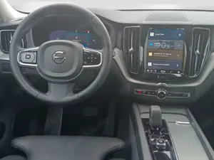 Volvo XC60 T6 AWD Ultra Dark Head-up/Panorama/360° Bild 2