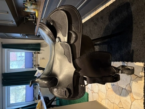 Neuwertiger Westernsattel der Marke Triple W zu verkaufen 