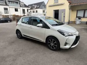 Toyota Yaris Team D Automatik Kamera Klimaautomatik Bild 3