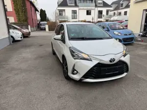 Toyota Yaris Team D Automatik Kamera Klimaautomatik Bild 2