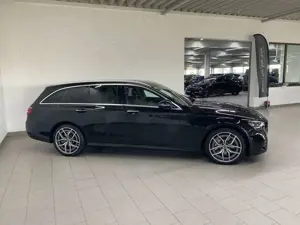 Mercedes-Benz E 400 d 4M T AMG+DIST+AHK+AIR+MEMO+KEY+360°+19" Bild 4