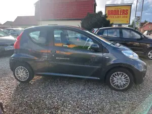 Peugeot 107 Tronic Filou-AUTOMATIK Bild 4