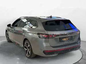 Volkswagen Passat Variant 2.0TDI R-Line DSG 4M Leder AHK LE Bild 3