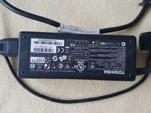Toshiba-Laptopnetzteil PA3715E-1AC3 (19V   3.95A   75W)