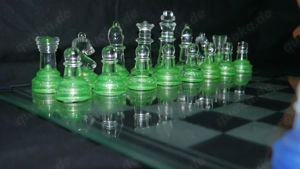 XL Star Deluxe Schachspiel Schachfiguren Design + Schachbrett aus Glas Bild 2