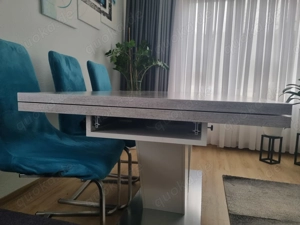 Ausziehbares Esstisch