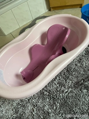 Babybadewanne mit Neugeboreneneinsatz