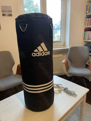 Boxsack adidas Nylon schwarz mit Boxhandschuhen Speed50 80 