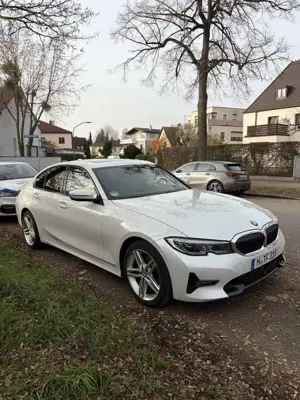 BMW 320 320 i Sport Line Bild 2