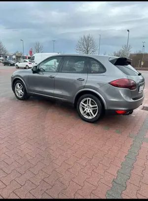 Porsche Cayenne Bild 2