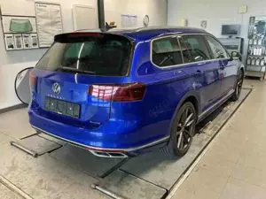 Volkswagen Passat Variant 2.0 TDI R-line Elegance 4Motion A Bild 4