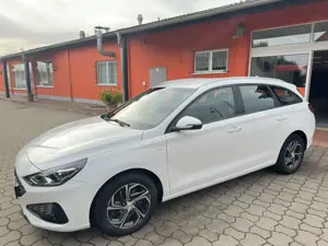 Hyundai i30 Trend Mild-Hybrid * DAB * SHZ * Navi *
