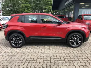 Jeep Avenger Altitude 1.2 GSE T3 100 PS Bild 3