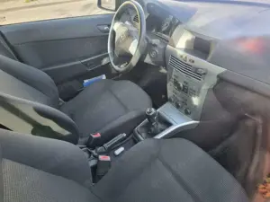 Opel Astra 1.4 Selection 110 Jahre Bild 3