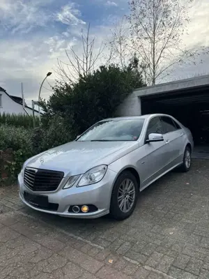 Mercedes-Benz E 300 CDI DPF BlueEFFICIENCY 7G-TRONIC Elegance